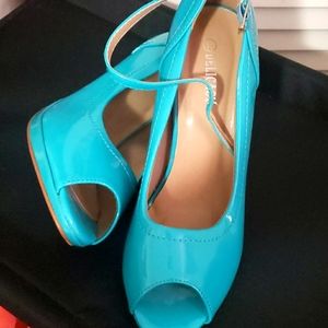 Delicacy Aquamarine Patent Leather Stillettos